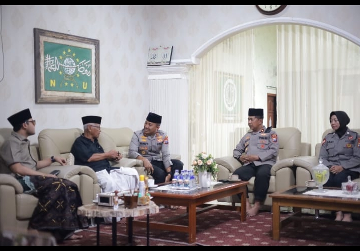 Kapolres dan Wakapolres Kediri Jalin Kedekatan ( Sambung Roso ) dengan Ketua MUI, Perkuat Komunikasi dan Sinergi Kamtibmas