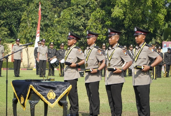Anak Petani hingga Montir Jadi Lulusan Terbaik Bintara Remaja SPN Polda Jatim 