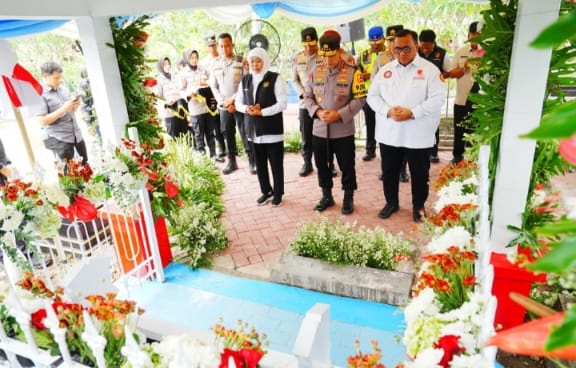Kapolri ziarah ke Makam hingga Groundbreaking Museum Marsinah, untuk Mengenang Pahlawan Nasional Buruh
