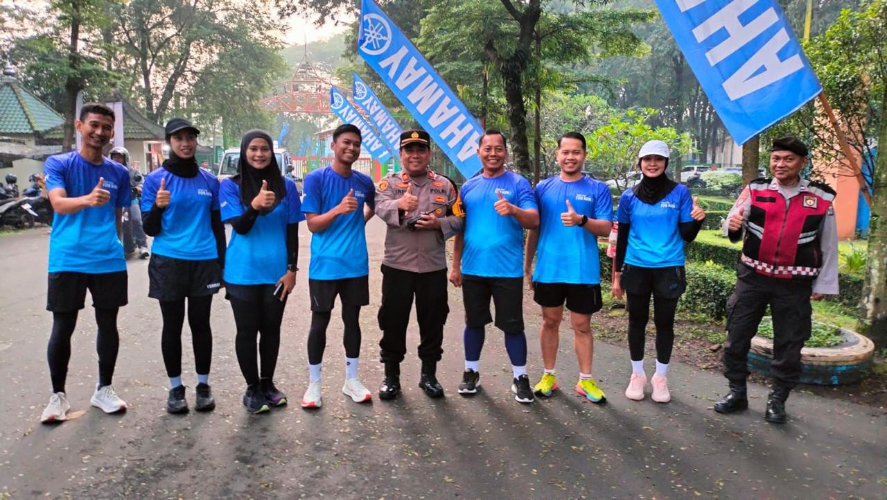 Personel Polres Kediri Ikut Meriahkan Fun Run di Bendung Gerak Waru Turi