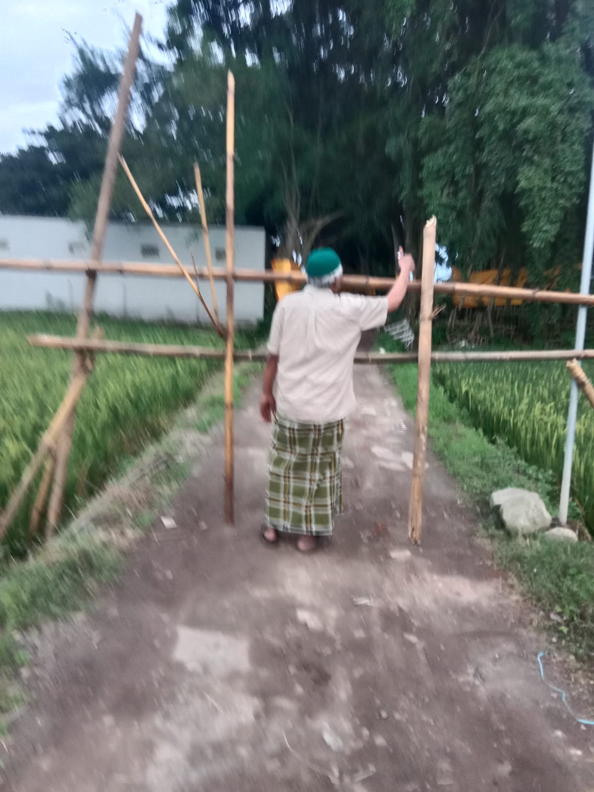 Ironis!! Warga Kembali Blokir Akses Jalan Wisata Sumberbeji