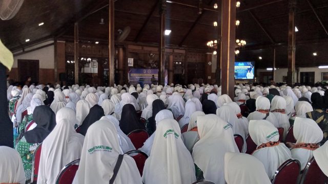 Lepas 1.155 Calon Jamaah Haji, Plt. Bupati Tulungagung Ingatkan Jaga Kesehatan di Tanah Suci
