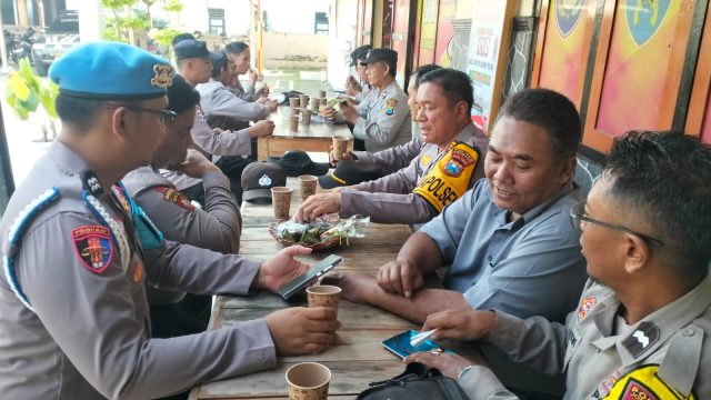 Keakraban Kapolsek Bersama Personel Jadi Contoh Kekompakan Dalam Bertugas