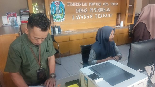 Diduga Tak Transparan Soal Anggaran, Komite dan Wali Murid SMKN 1 Rejotangan Tolak Kepala Sekolah Baru