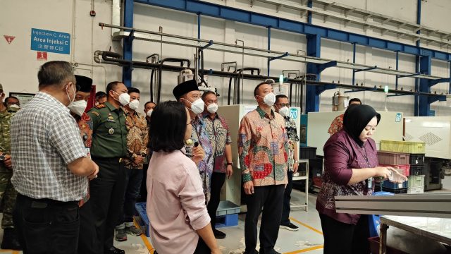 Kunjungi Dua Pabrik Besar, Bupati Jombang Pastikan Kemudahan Investasi Membawa Manfaat Nyata Bagi Masyarakat Jombang 
