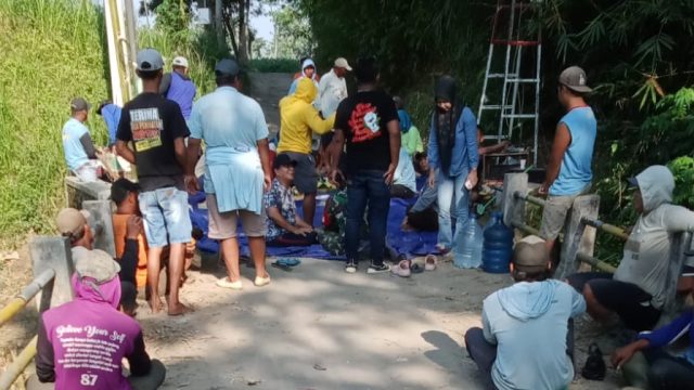 Pembangunan Jembatan Jalan Tembus Desa Manggis Murni Swadaya Masyarakat Tanpa Campur Tangan Pemerintah Desa