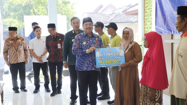 Dorong Kesejahteraan Pekerja, Pemkab Jombang Kucurkan BLT DBHCHT untuk 11.720 Penerima