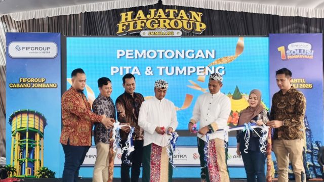 Gaet Hati Warga, FIFGROUP Cabang Jombang Gelar ‘Hajatan’ Berbalut Aksi Sosial dan Budaya