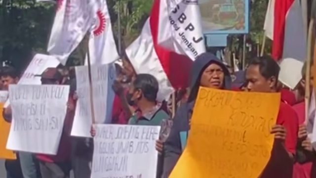 Dampak PHK Sepihak PT SGS: Buruh Jombang Nekat Duduki Kantor Disnaker Selama Sebulan