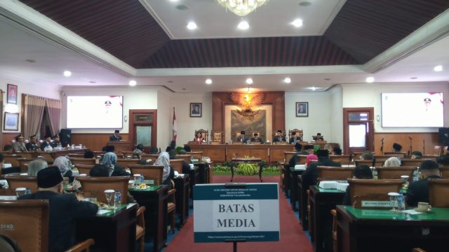 Plt Bupati Tulungagung Hadiri Rapat Paripurna DPRD: Pelantikan PAW Wakil Ketua dan Kesepakatan Perubahan KUA-PPAS 2026