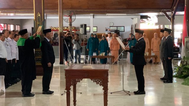 Tri Hariadi Resmi Dilantik, sebagai Sekdakab Tulungagung oleh Plt Bupati Ahmad Baharudin