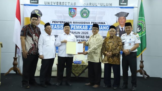 Pemkab Jombang Serahkan 30 Mahasiswa Penerima Beasiswa Tahun 2026 kepada Universitas Darul ‘Ulum