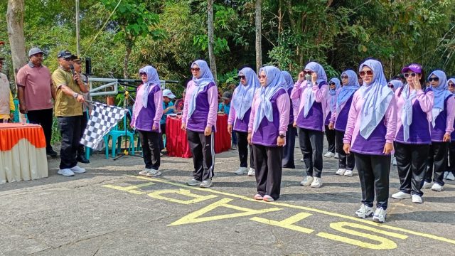 Hampir 100 Regu Ramaikan Gerak Jalan HUT RI ke-81 di Wonosalam