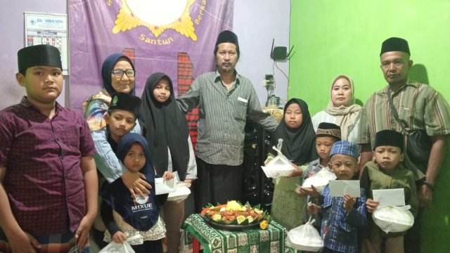 Peringati HUT Ke-7, Media Suryamojo Gelar Tahlil, Potong Tumpeng, hingga Santunan Yatim dan Janda