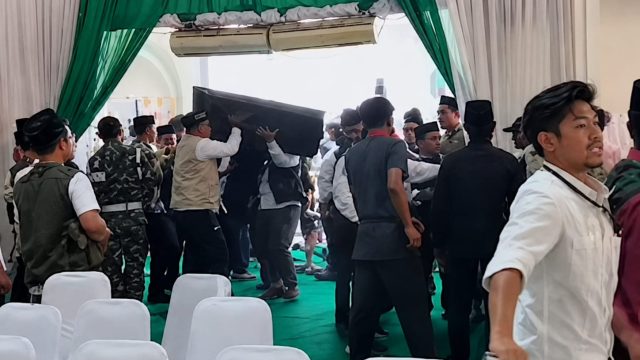 Hasil PBNU Belum Jelas, Arena Muktamar NU ke 35 Jombang Membara
