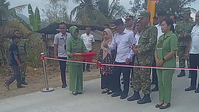 Plt. Bupati Tulungagung Resmikan Jalan Rabat Beton Sepanjang 3 Kilometer, Hasil Karya Bhakti TNI di Desa Wonorejo