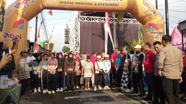 Meriahkan HUT ke-81 RI, Karang Taruna Putra Patih Kelurahan Kepatihan Gelar Jalan Sehat
