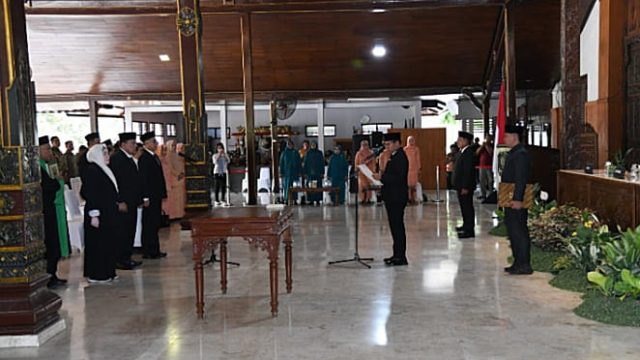 Penyegaran Birokrasi, Plt. Bupati Tulungagung Lantik 21 Pejabat Eselon II di Pendopo Kongas Arum Kusumaning Bongso