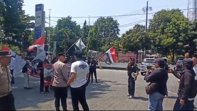 Dikawal Squad Nusantara, SHM Marliyono Akhirnya Kembali! Penyelesaian Damai di BRI Probolinggo