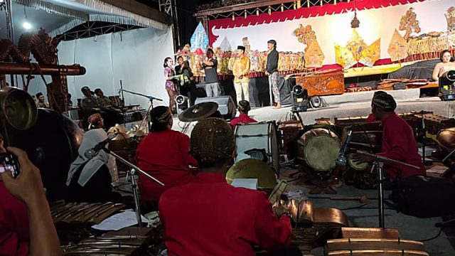 Meriahkan Hari Jadi ke-821 Kabupaten Tulungagung, Pagelaran Wayang Kulit di Sobontoro Sukses Pikat Warga dan Gerakkan Ekonomi UMKM