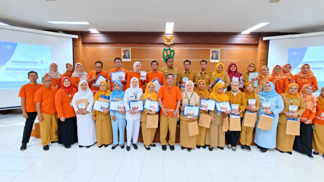Hari Kesehatan Jiwa Sedunia, RSUD Jombang Luncurkan Buku Curahan Hati Karyawan